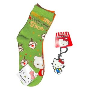Hello Kitty ✨ Sanrio 5 pair fall/ autumn themed crew socks with hk keychain